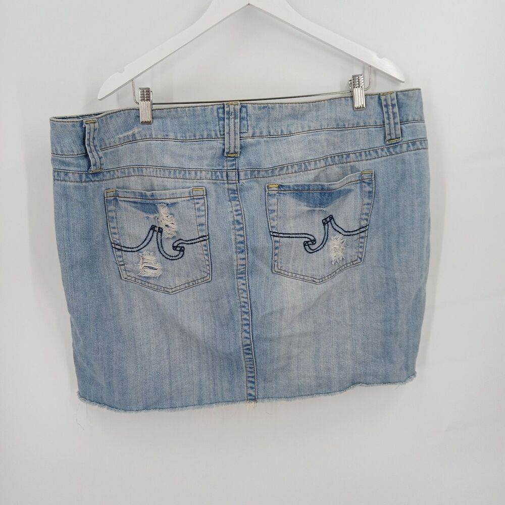Vintage Y2K Torrid Distressed Light Wash Denim Mini Skirt Womens plus Size 18 - Picture 2 of 3
